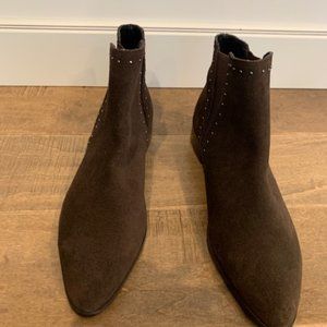 NWOT Donald Pliner Gavi Oily Suede Studded Ankle Bootie in Size 8